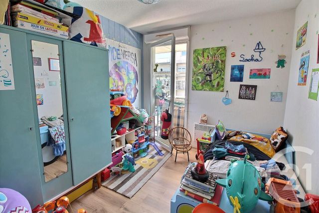 Afficher la photo en grand Appartement F3 à vendre - 3 pièces - 62.0 m2 - BORDEAUX - 33 - AQUITAINE - Century 21 Talent Immobilier