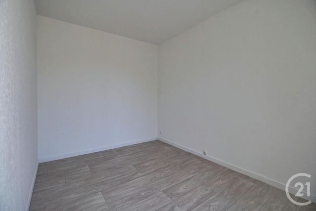 Appartement T1 à vendre - 1 pièce - 22.0 m2 - BORDEAUX - 33 - AQUITAINE - Century 21 Talent Immobilier Appartement T1 à vendre - 1 pièce - 22.0 m2 - BORDEAUX - 33 - AQUITAINE - Century 21 Talent Immobilier