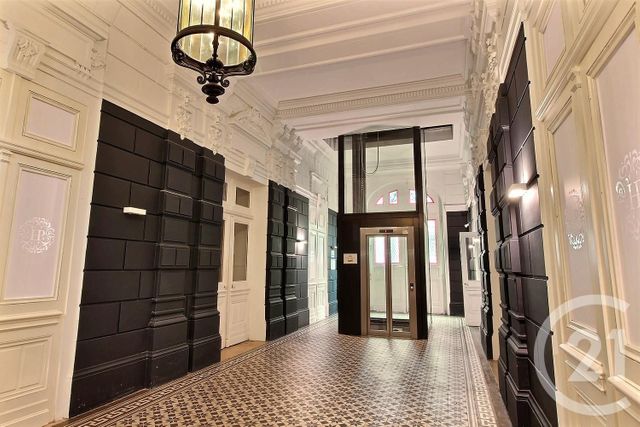 Afficher la photo en grand Appartement F3 à vendre - 3 pièces - 48.6 m2 - BORDEAUX - 33 - AQUITAINE - Century 21 Talent Immobilier
