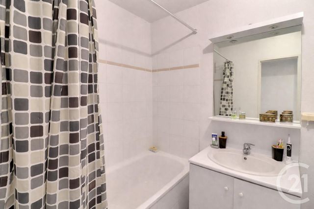 Appartement T2 à vendre - 2 pièces - 49.42 m2 - BORDEAUX - 33 - AQUITAINE - Century 21 Talent Immobilier