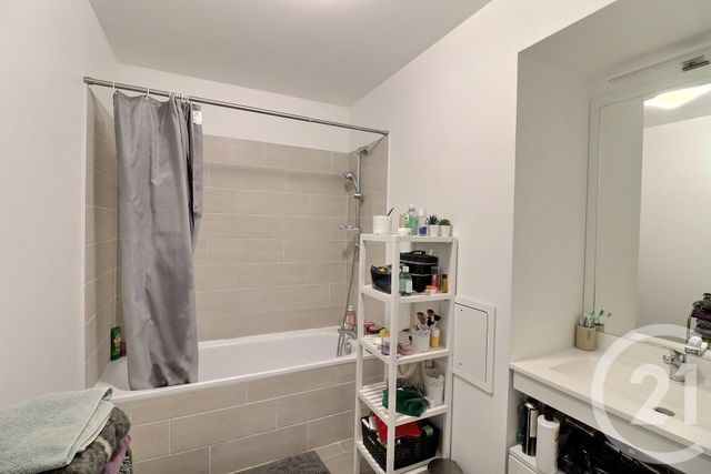 Appartement T3 à vendre - 3 pièces - 60.75 m2 - BORDEAUX - 33 - AQUITAINE - Century 21 Talent Immobilier